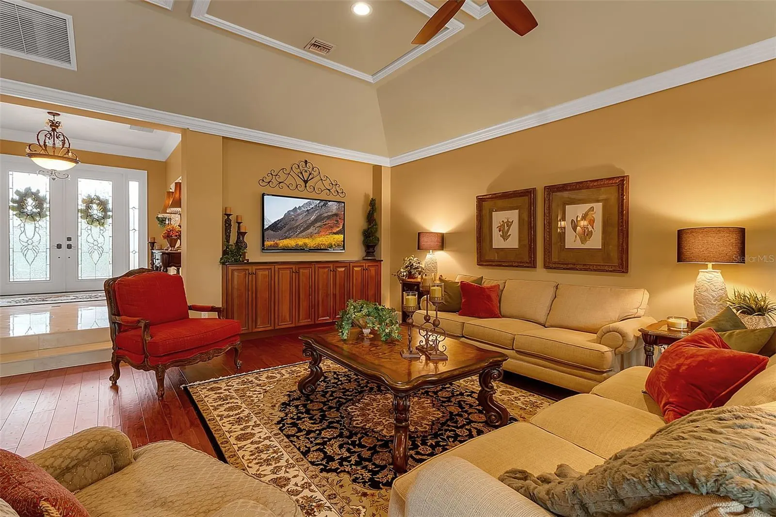 422 BLUE GARDEN LN