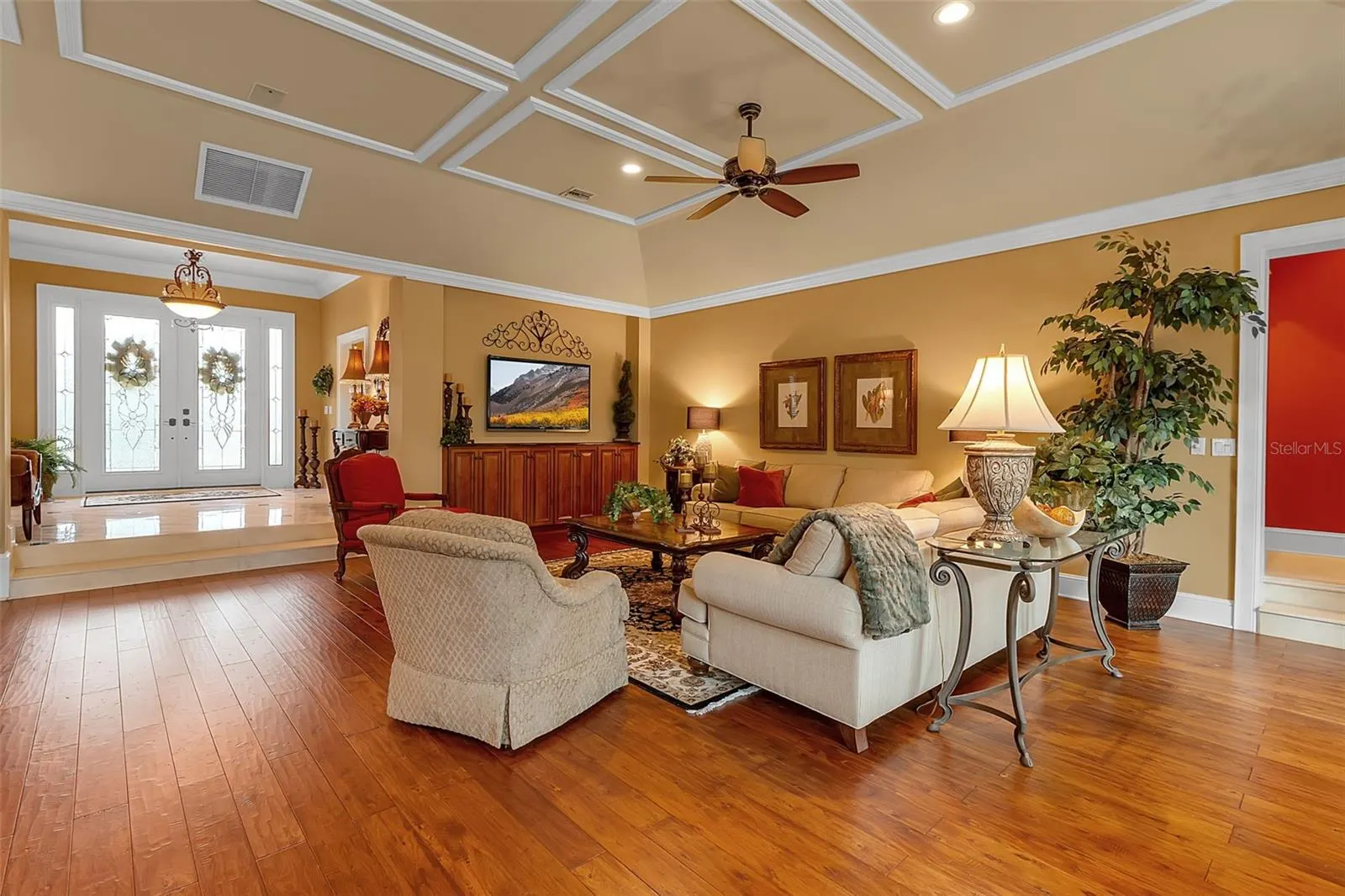 422 BLUE GARDEN LN