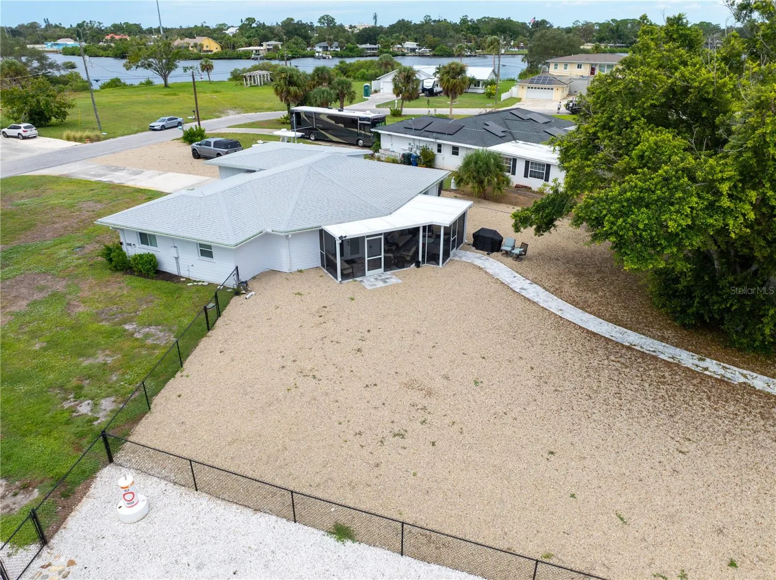 400 DONA DR