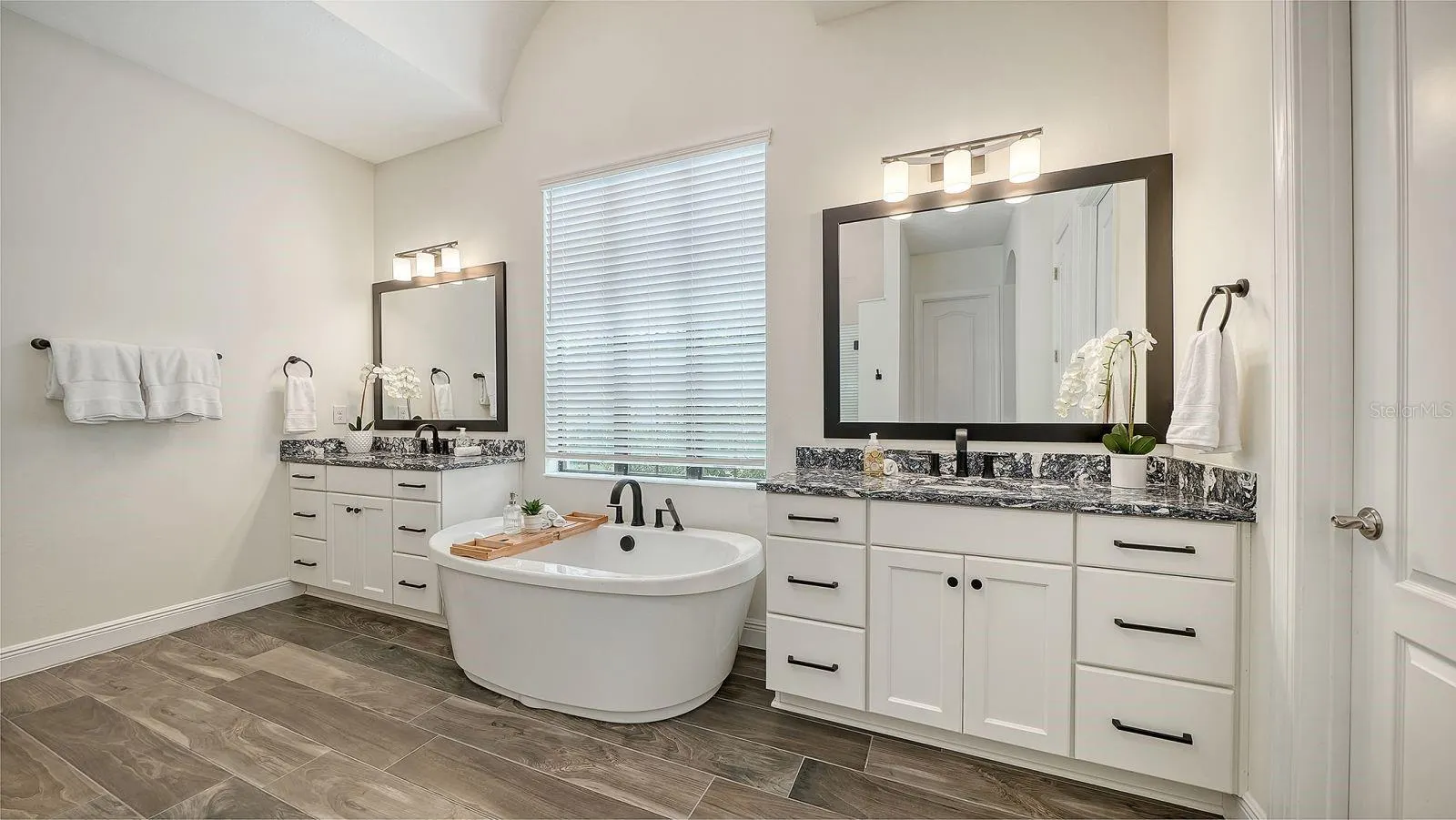 16720 BERWICK TER