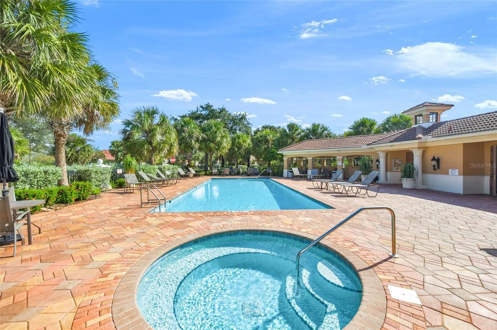 1346 THORNAPPLE DR