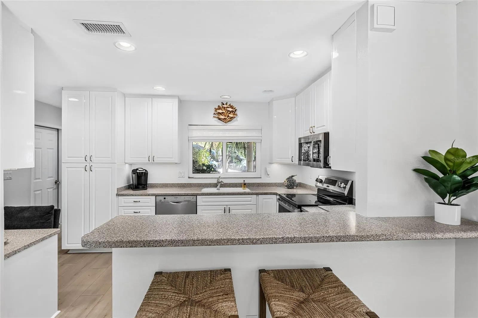 5376 SHADOW LAWN DR