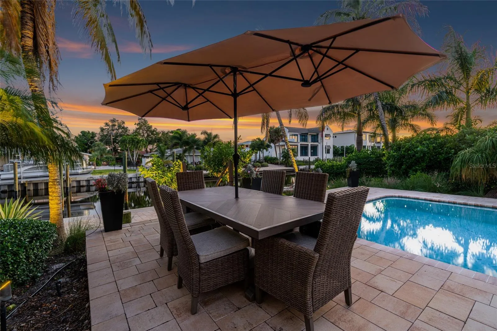 5376 SHADOW LAWN DR