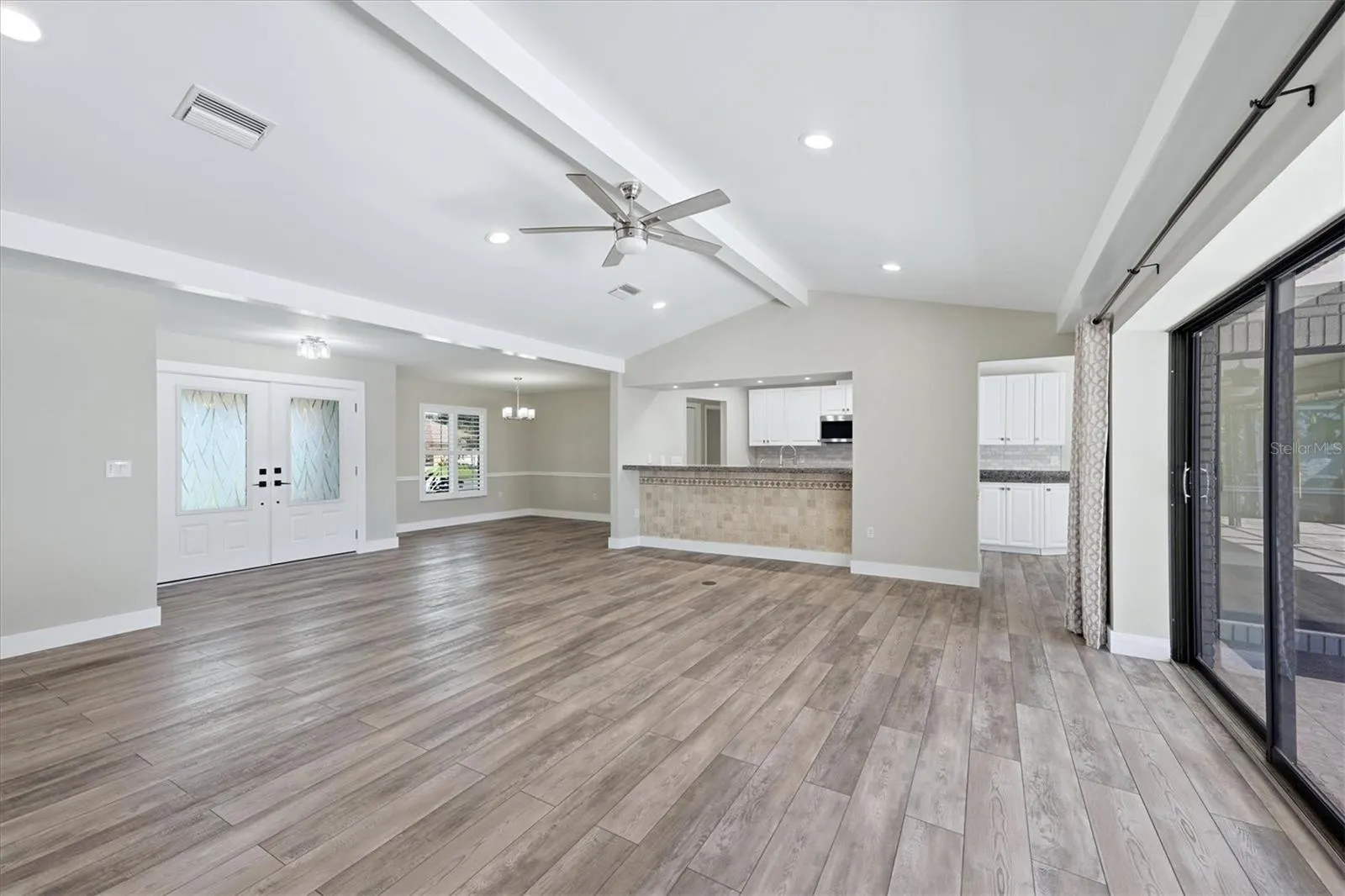 6993 COUNTRY LAKES CIR