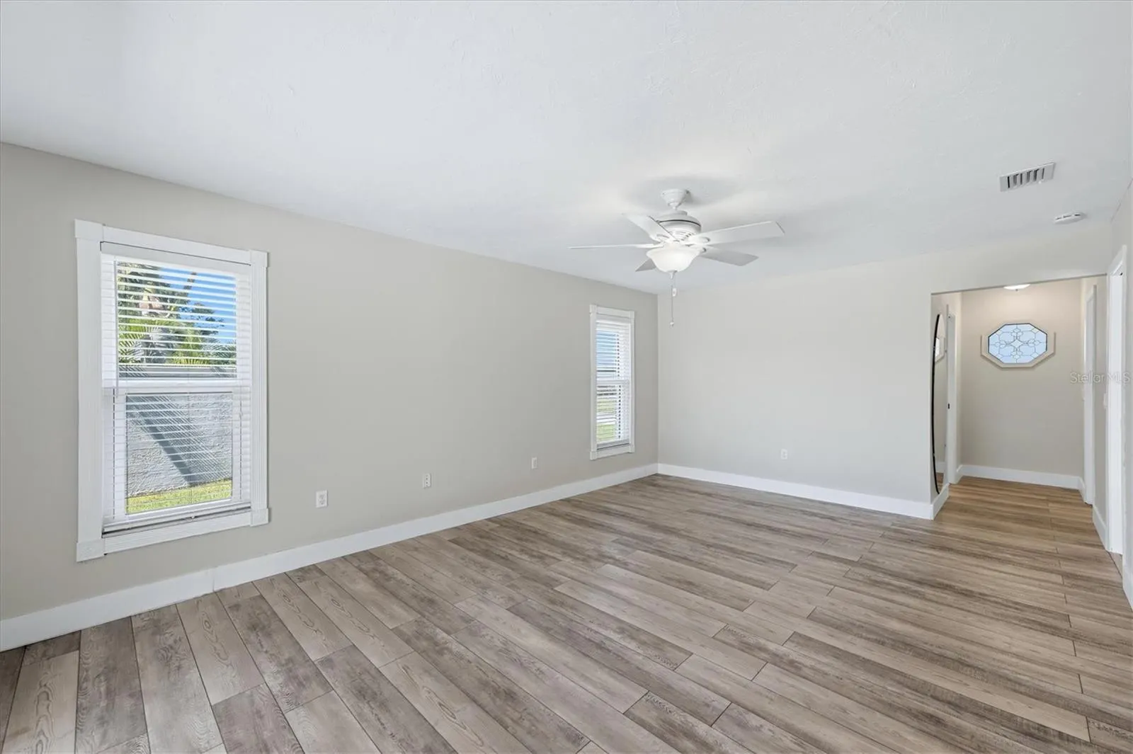6993 COUNTRY LAKES CIR
