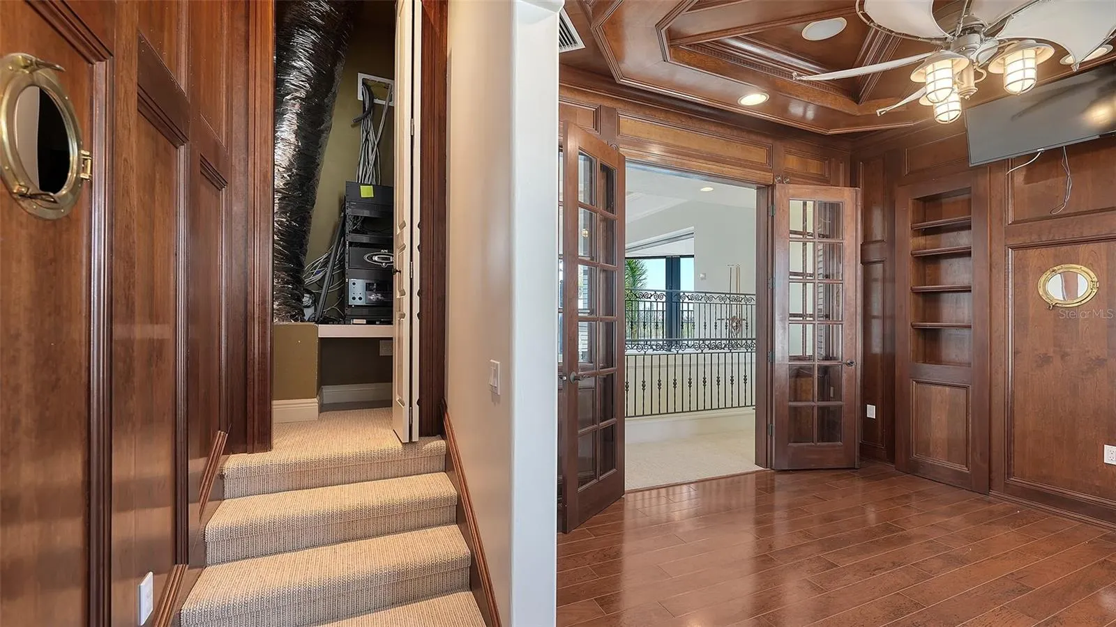 275 LOOKOUT POINT DR