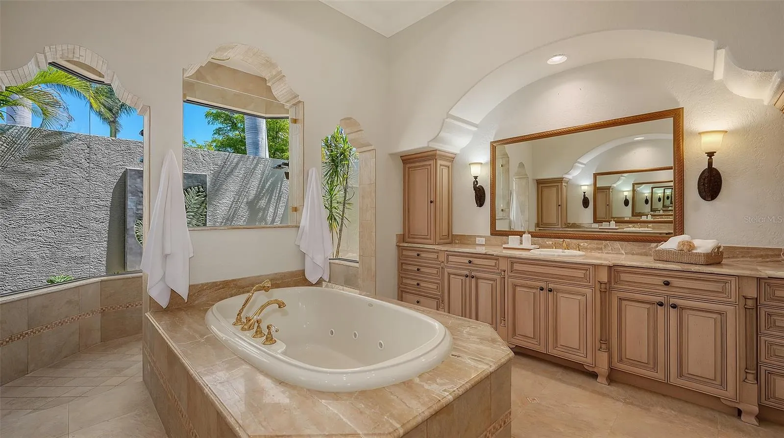 275 LOOKOUT POINT DR