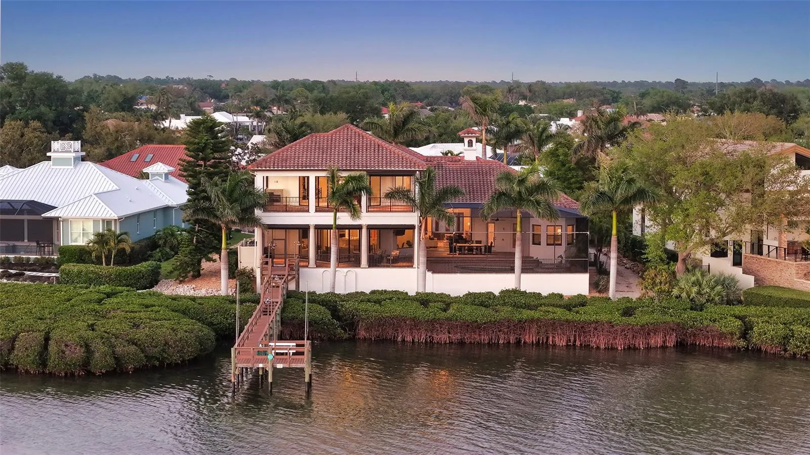 275 LOOKOUT POINT DR