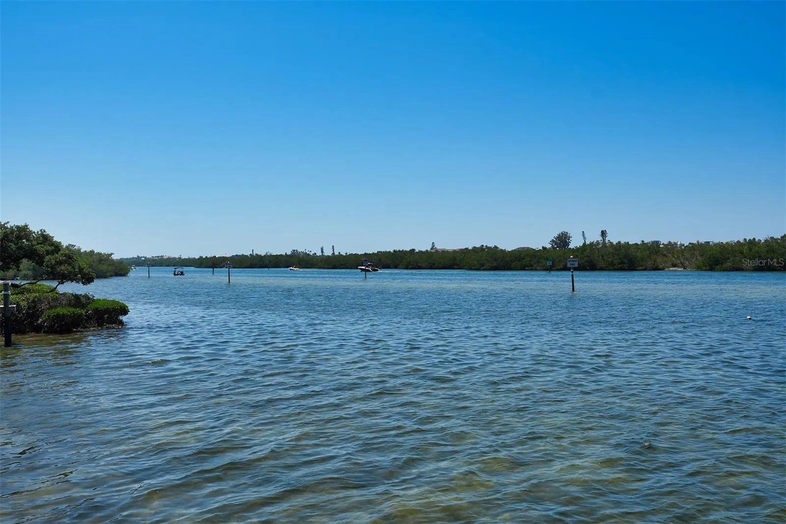 275 LOOKOUT POINT DR