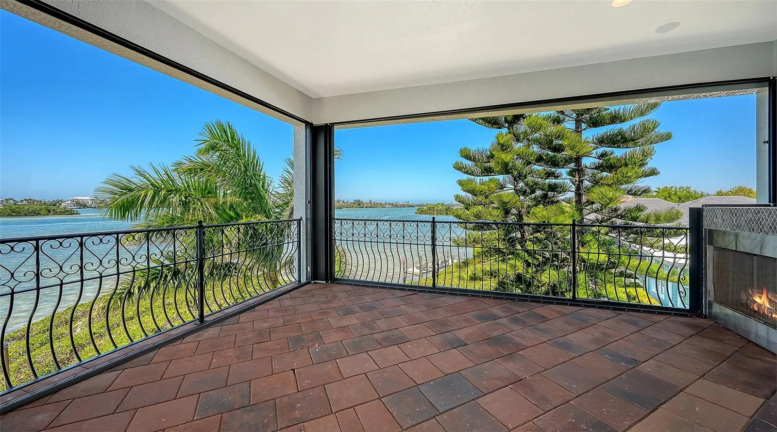 275 LOOKOUT POINT DR