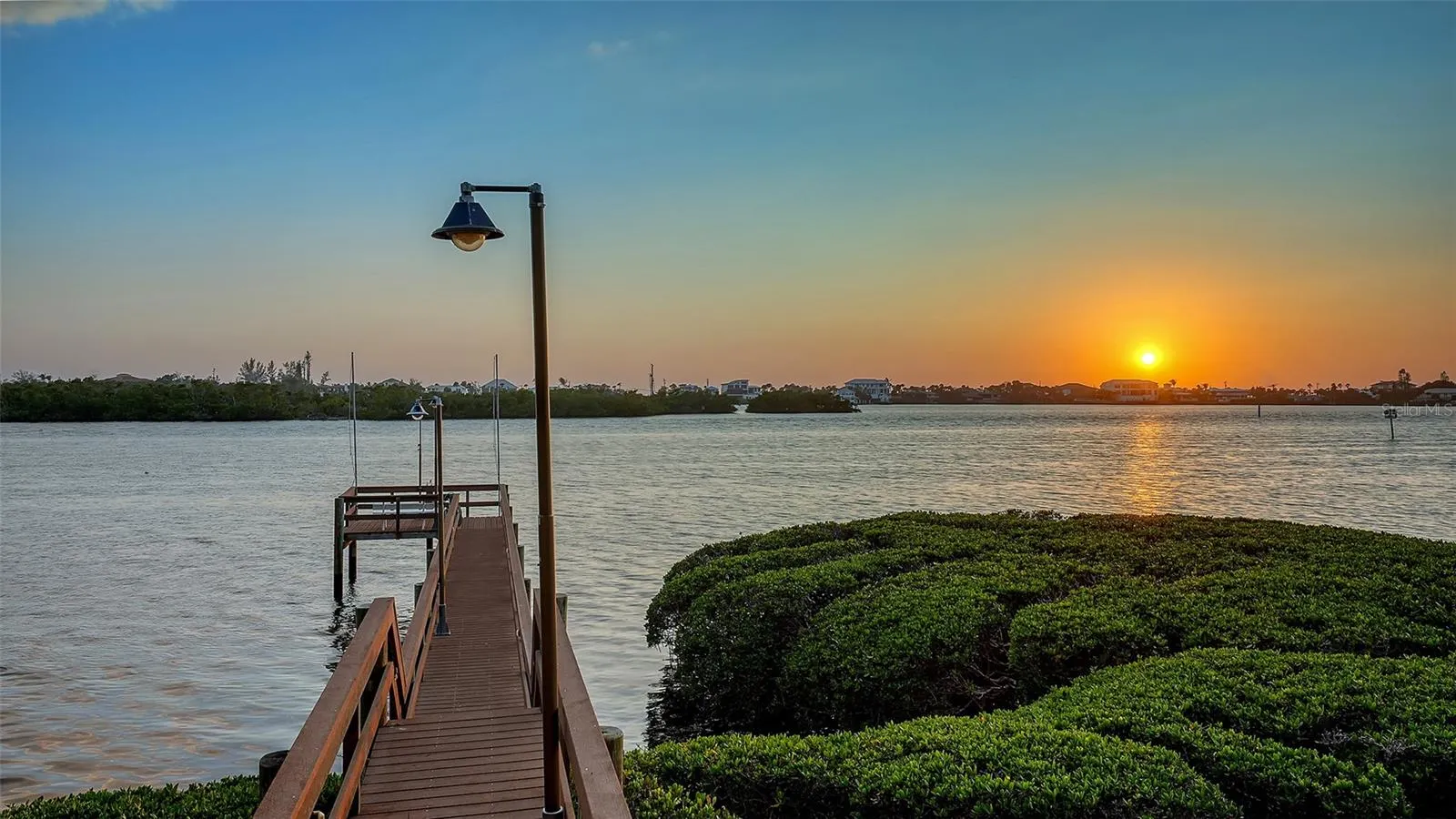 275 LOOKOUT POINT DR