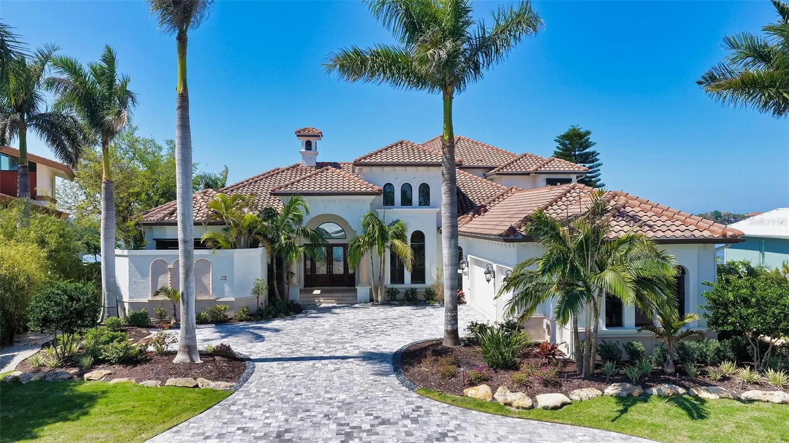 275 LOOKOUT POINT DR