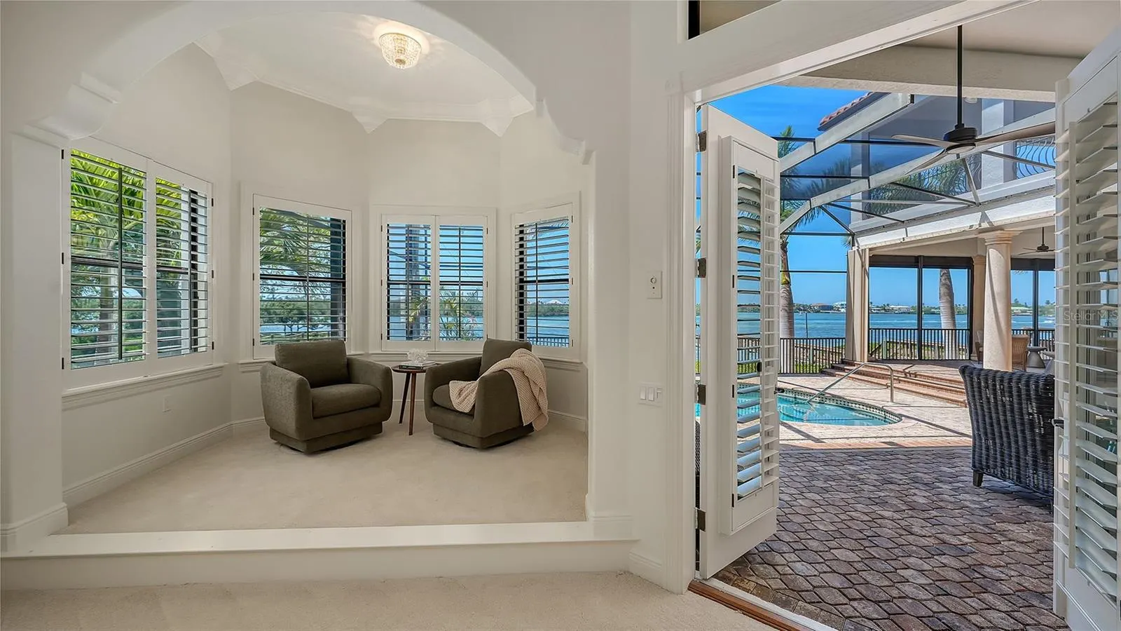 275 LOOKOUT POINT DR