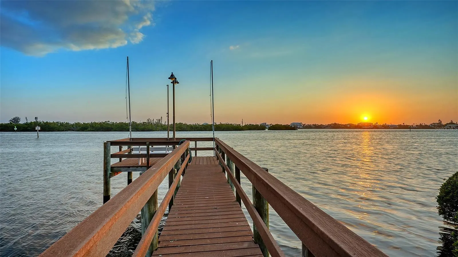 275 LOOKOUT POINT DR
