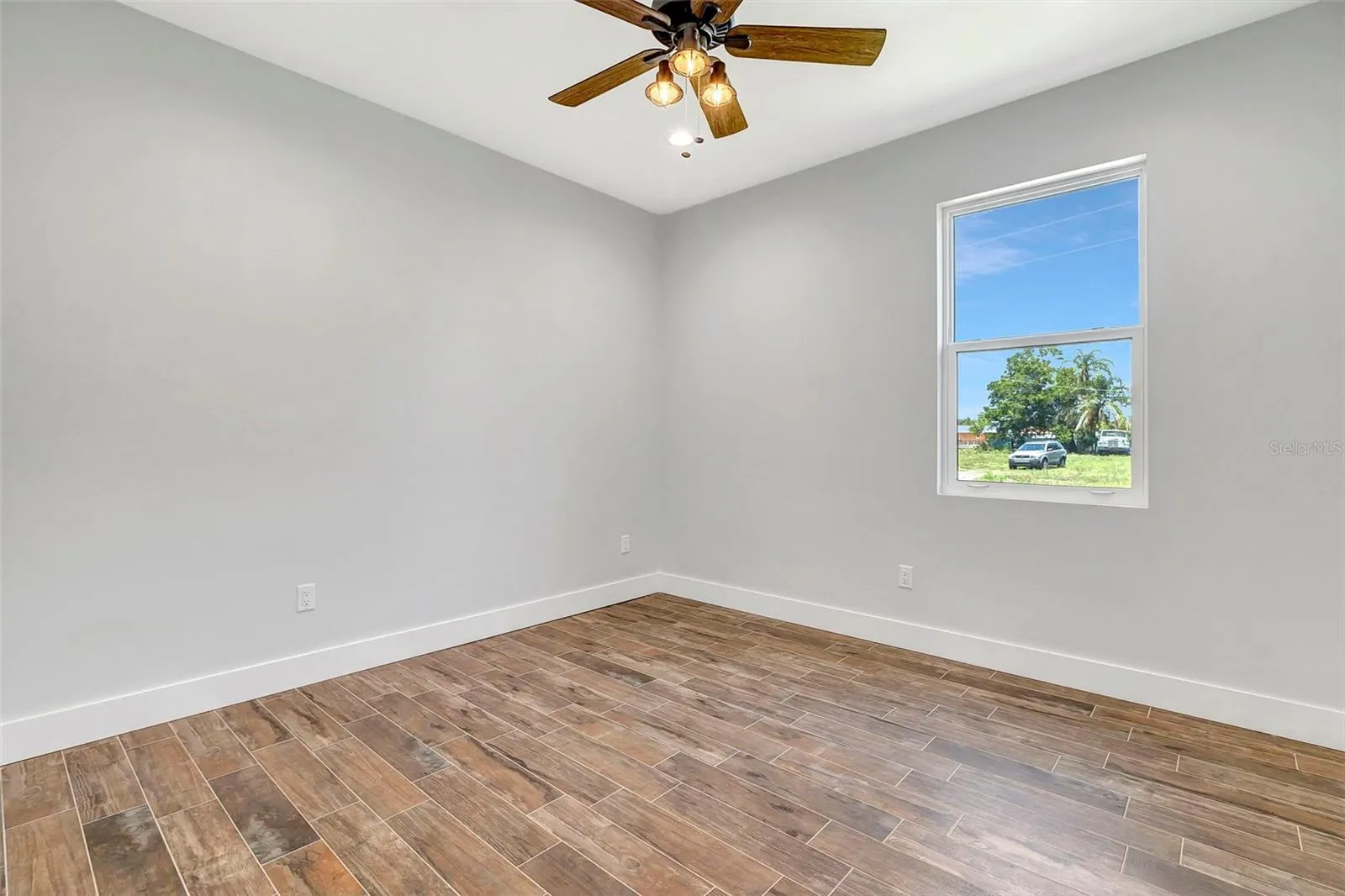 2135 SE CARLSTROM FIELD RD