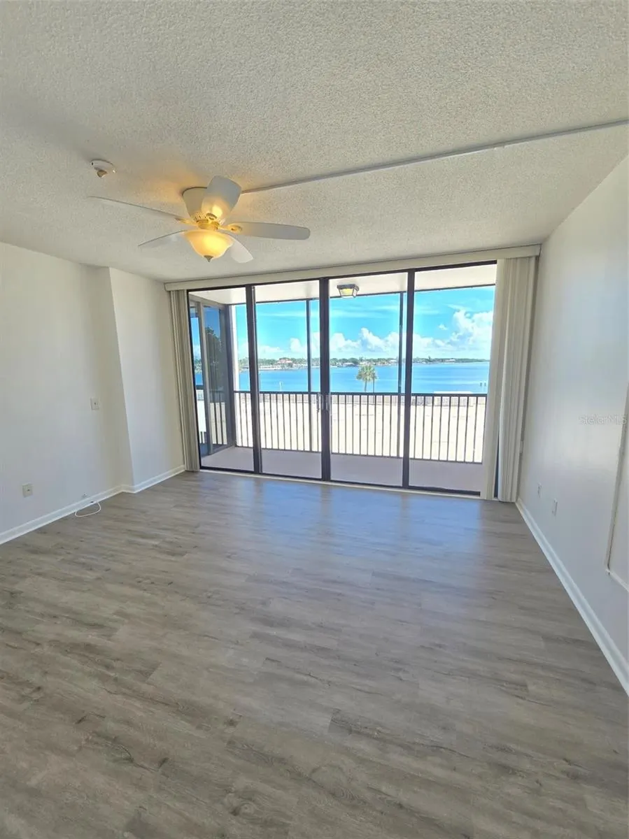 7100 SUNSHINE SKYWAY LN S #301 #301