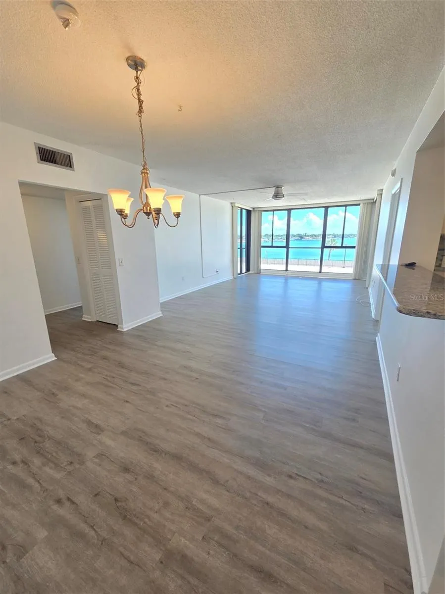 7100 SUNSHINE SKYWAY LN S #301 #301