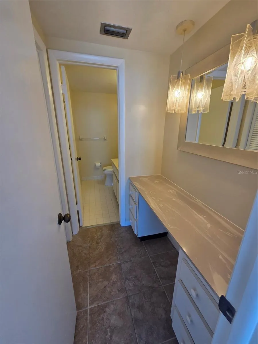 7100 SUNSHINE SKYWAY LN S #301 #301