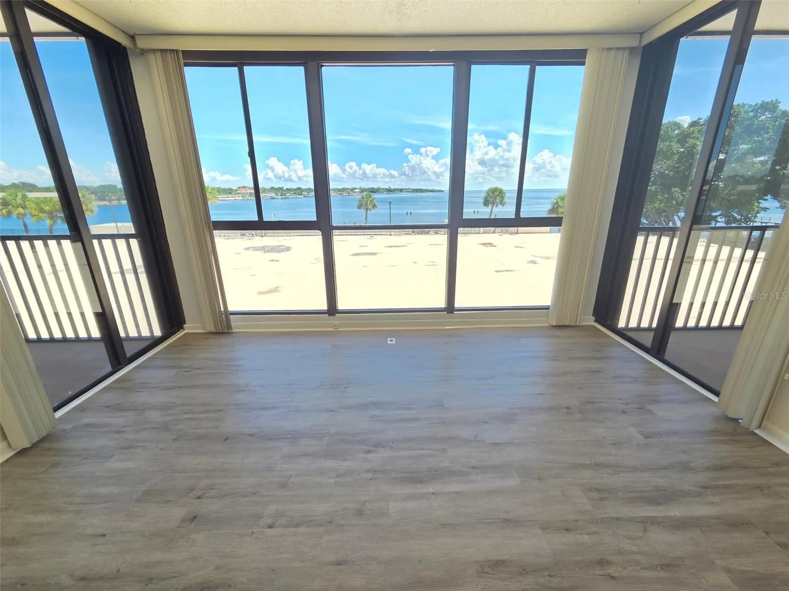 7100 SUNSHINE SKYWAY LN S #301 #301