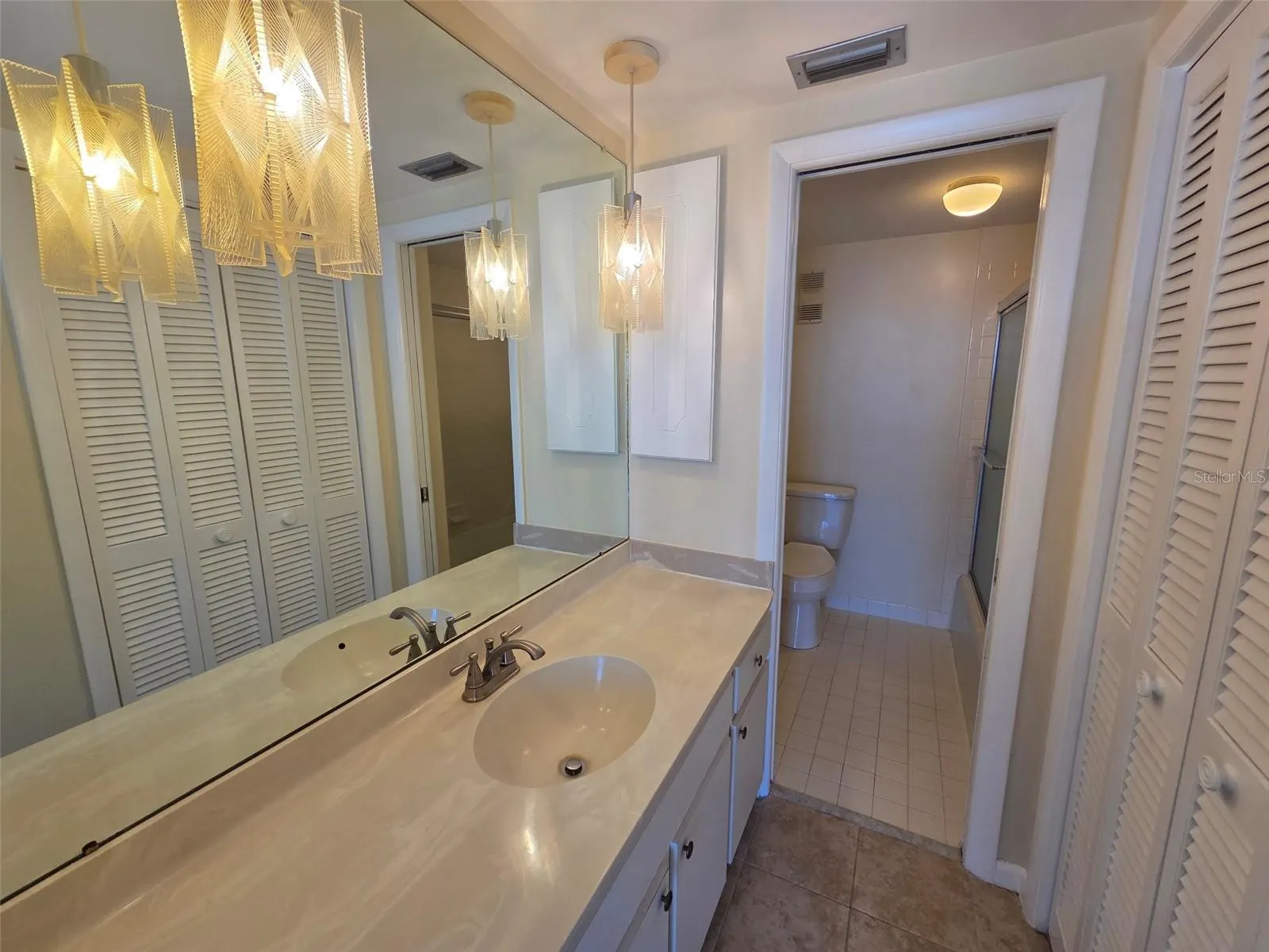 7100 SUNSHINE SKYWAY LN S #301 #301