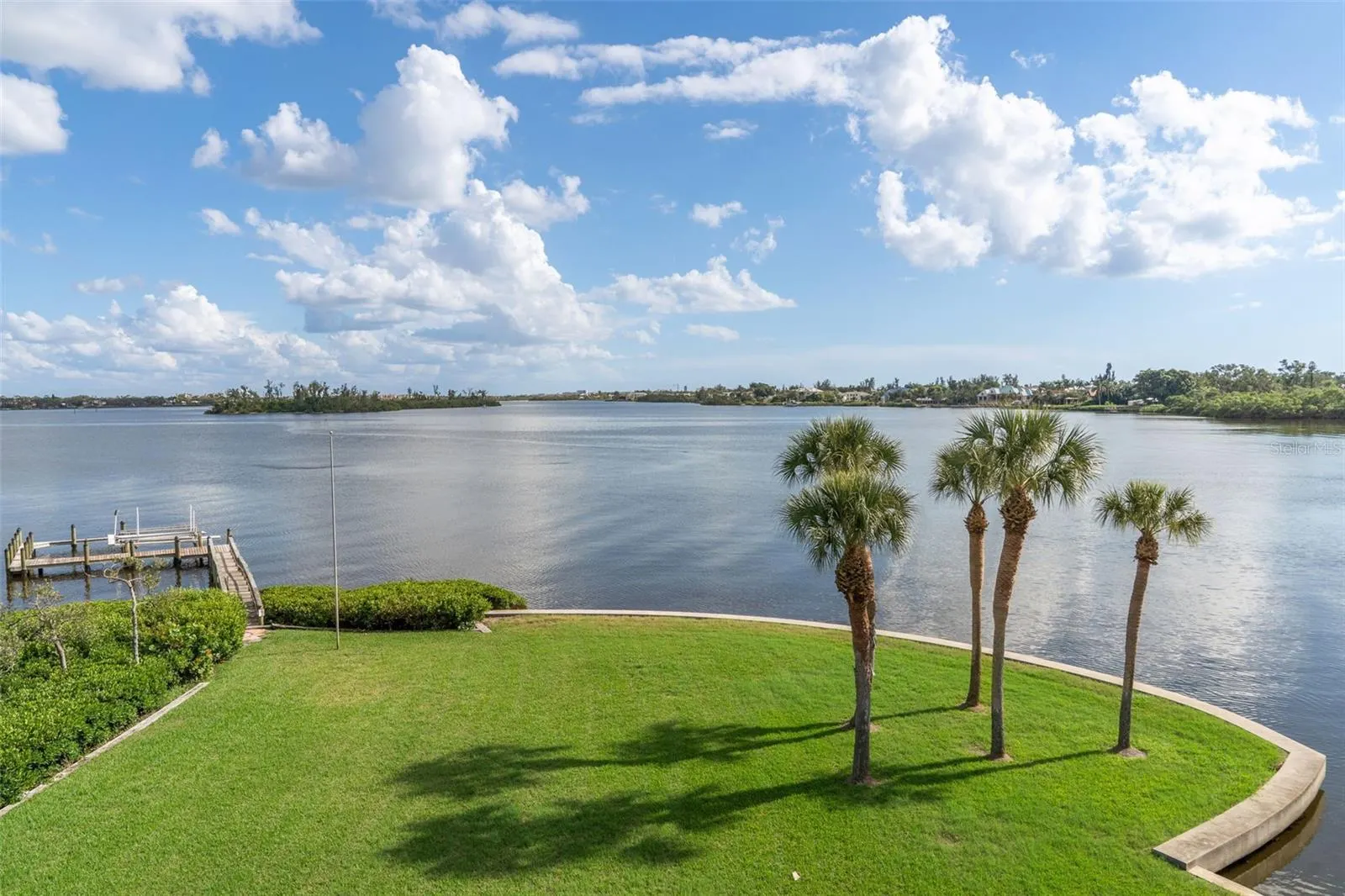 4196 ROBERTS POINT CIR