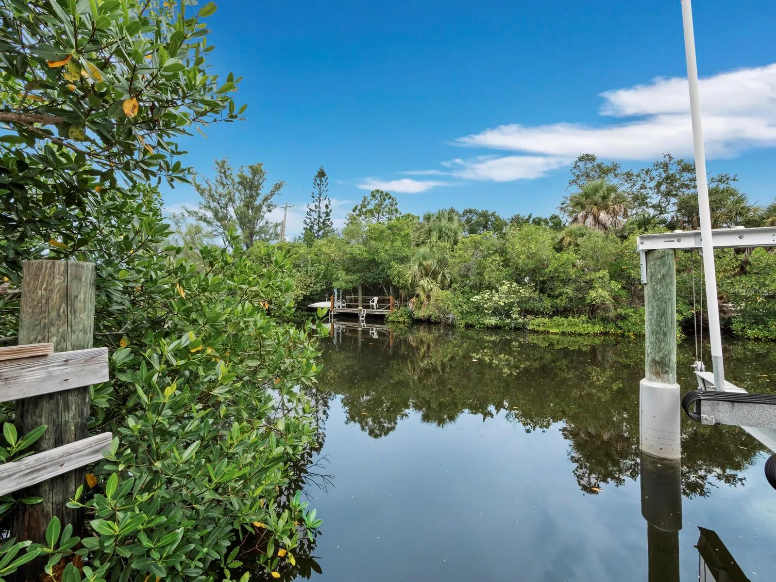 182 ISLAND CIR