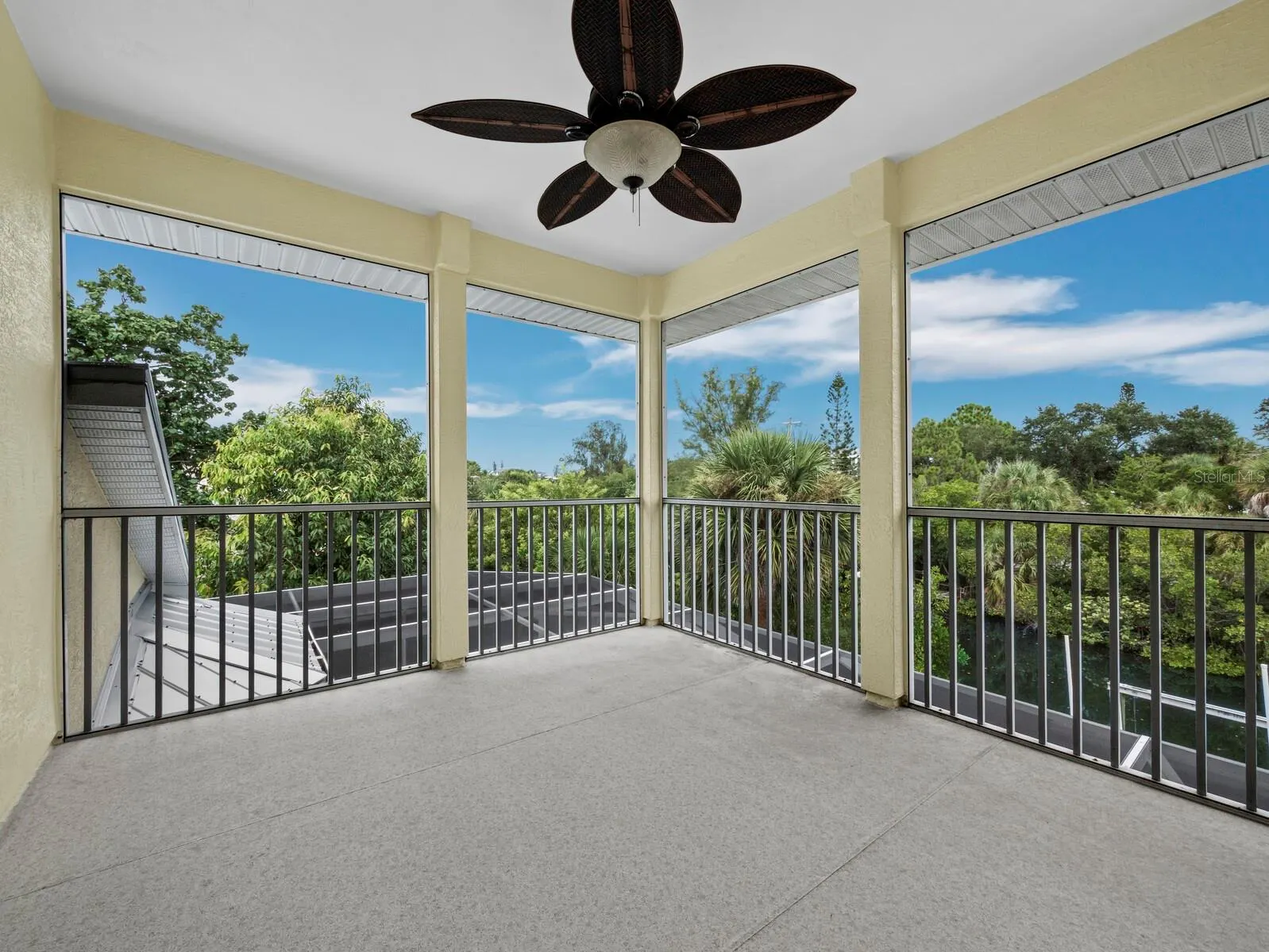 182 ISLAND CIR