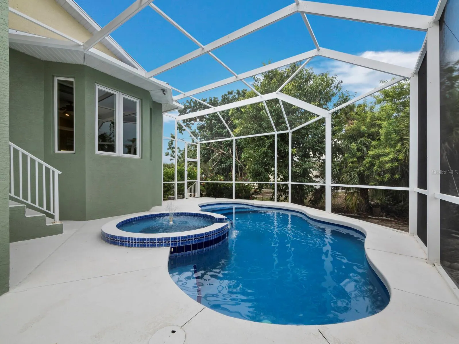 182 ISLAND CIR