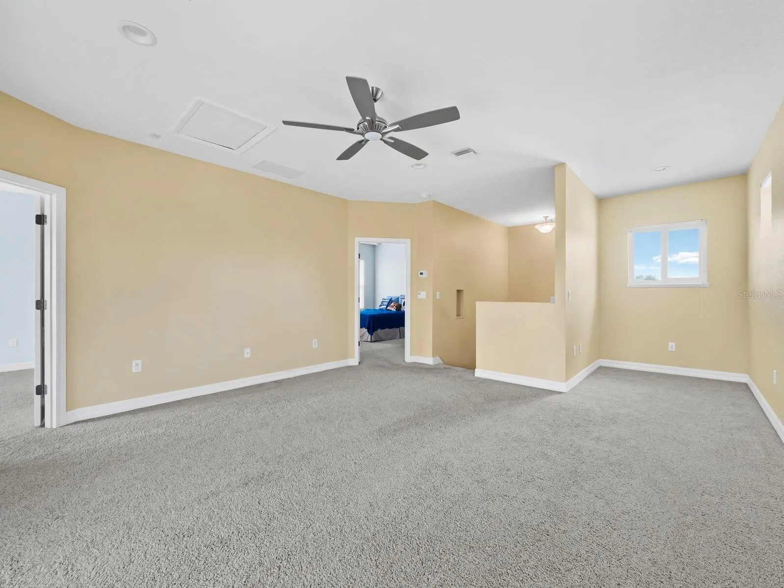 182 ISLAND CIR