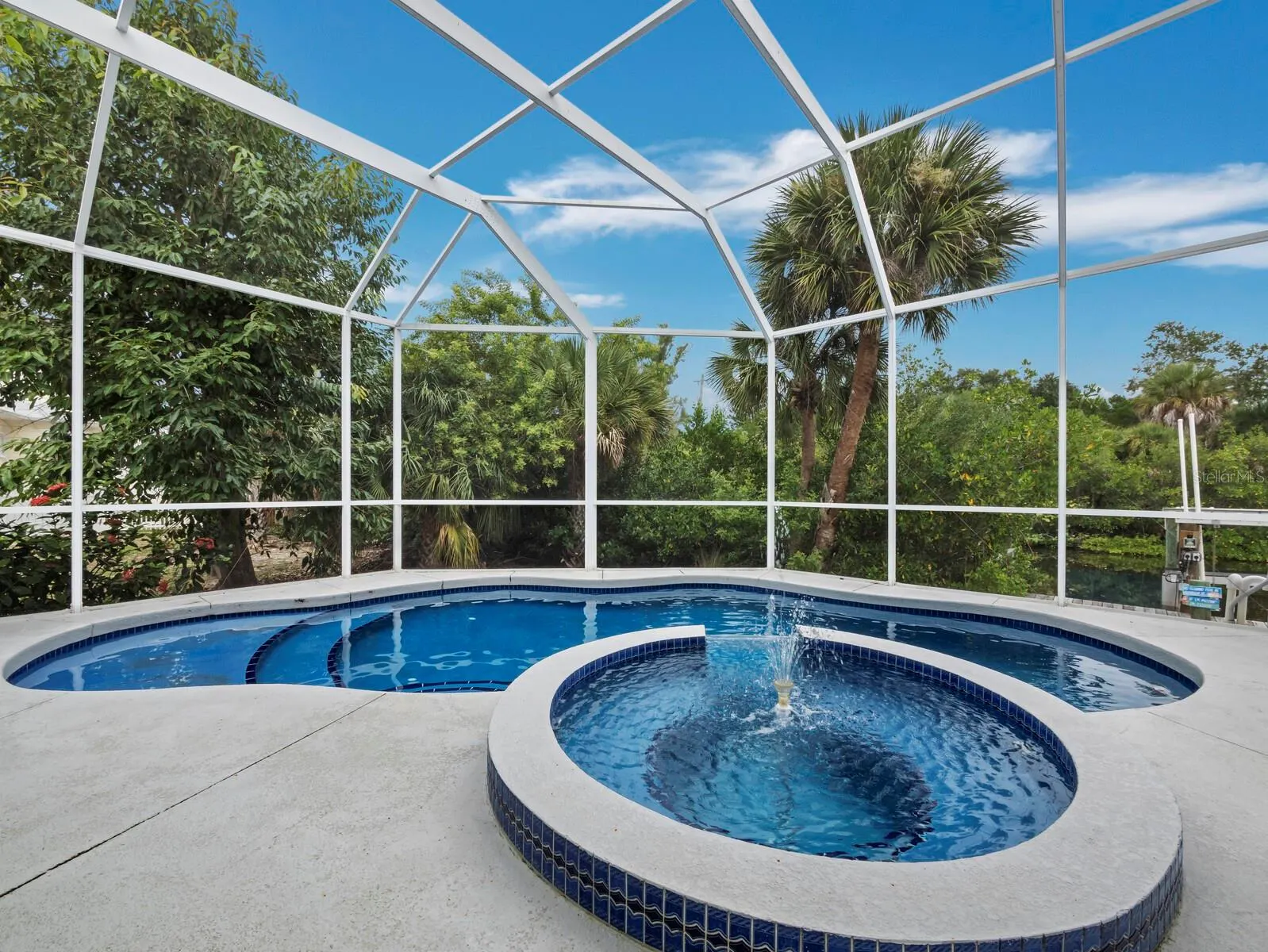 182 ISLAND CIR
