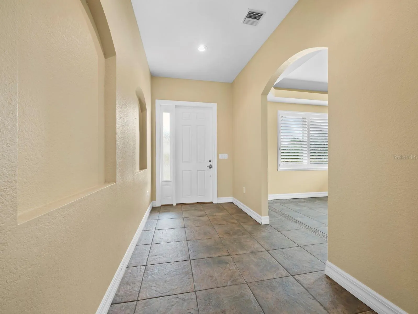 182 ISLAND CIR