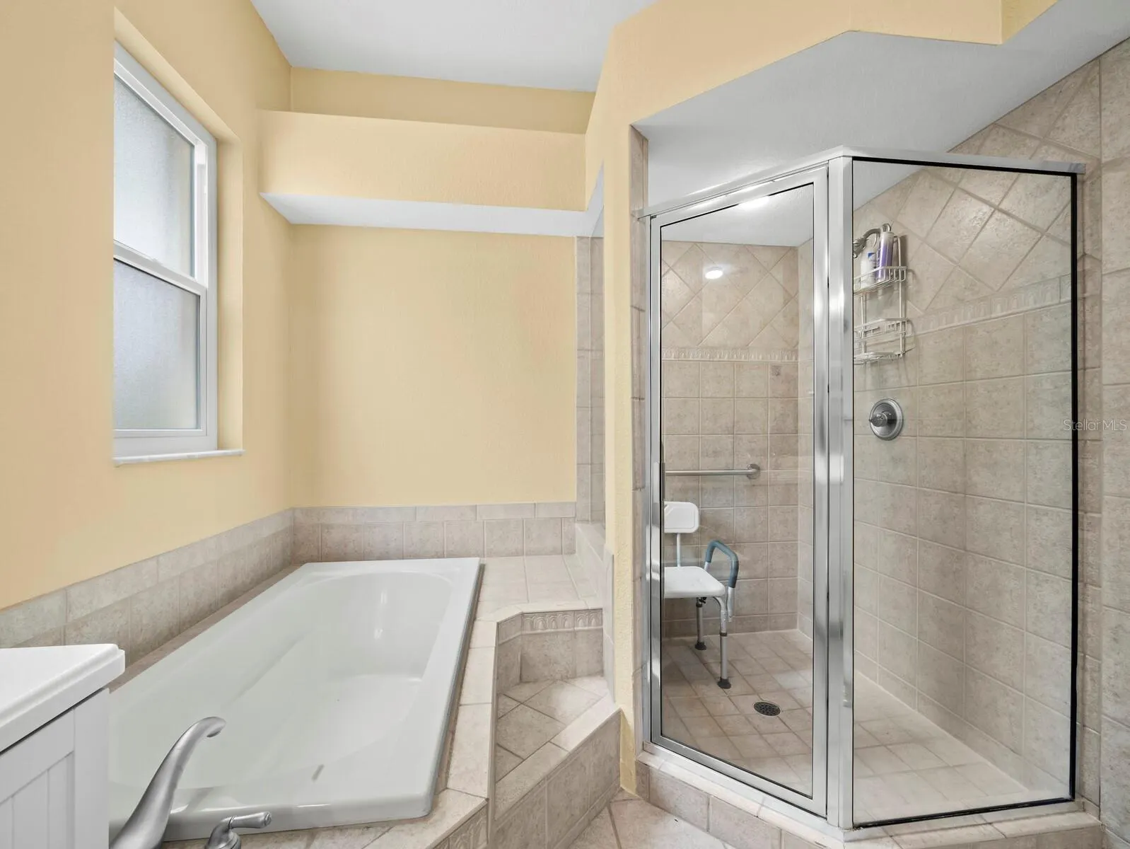 182 ISLAND CIR