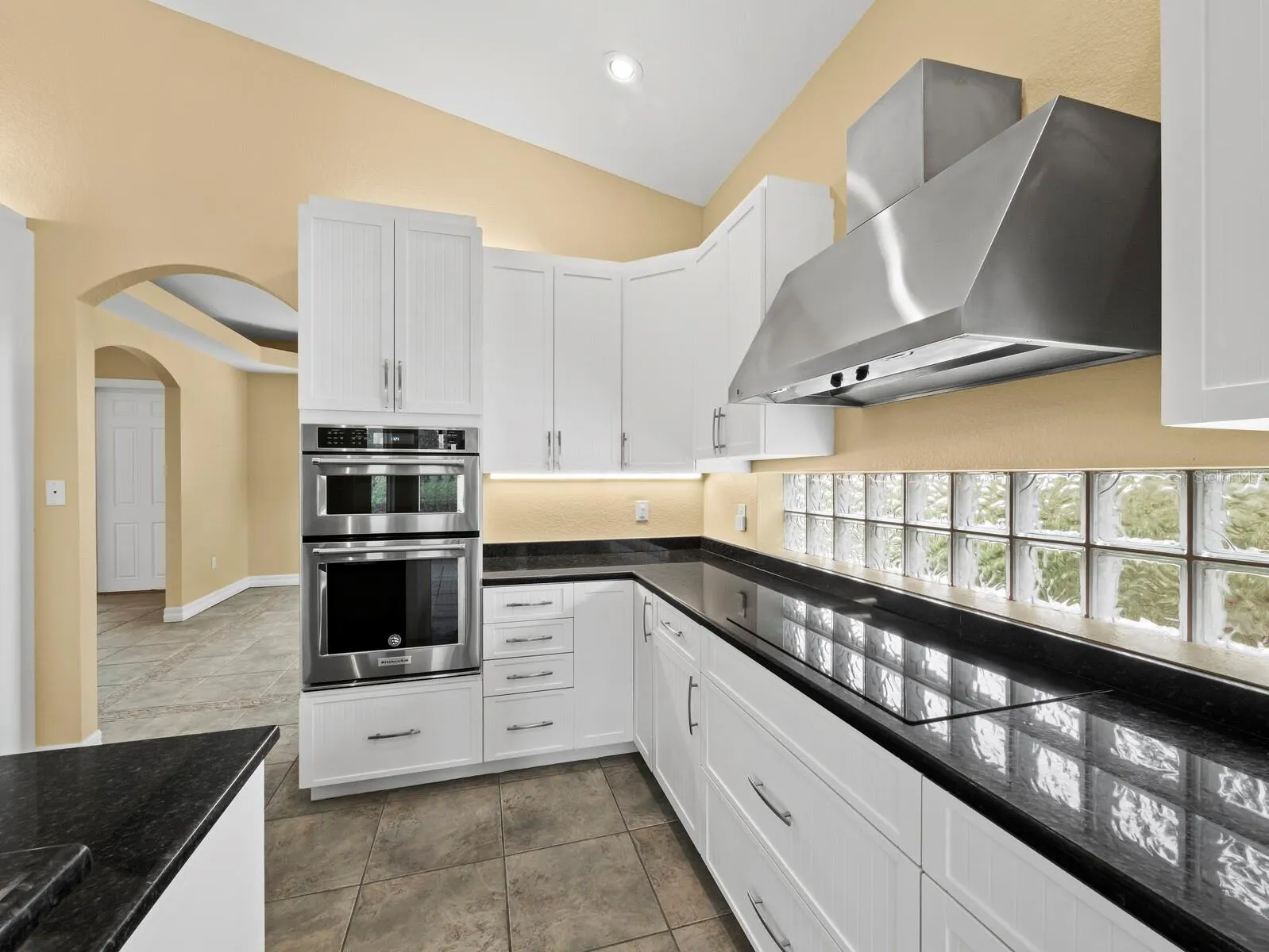 182 ISLAND CIR