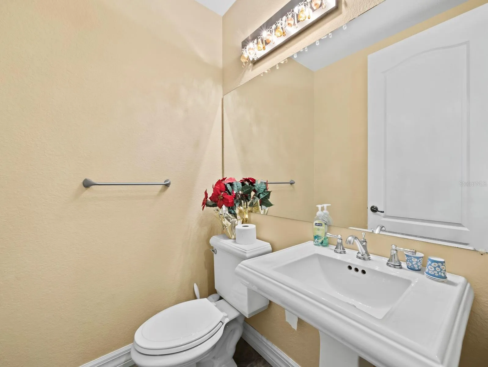 182 ISLAND CIR