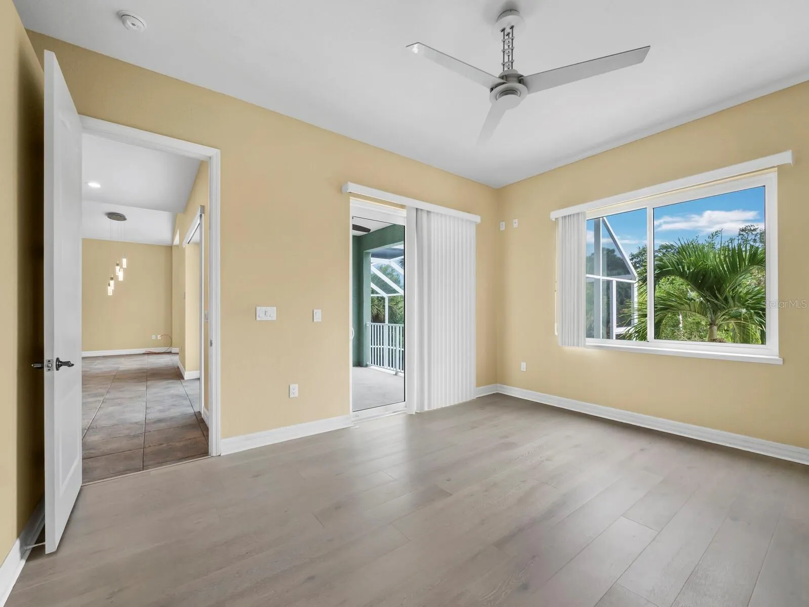 182 ISLAND CIR