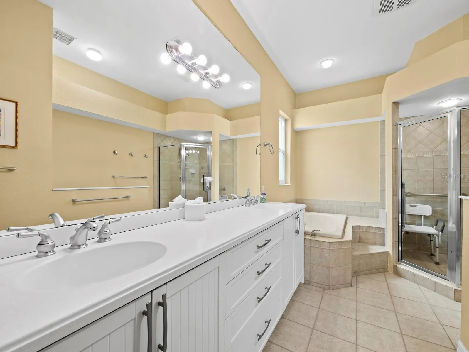 182 ISLAND CIR