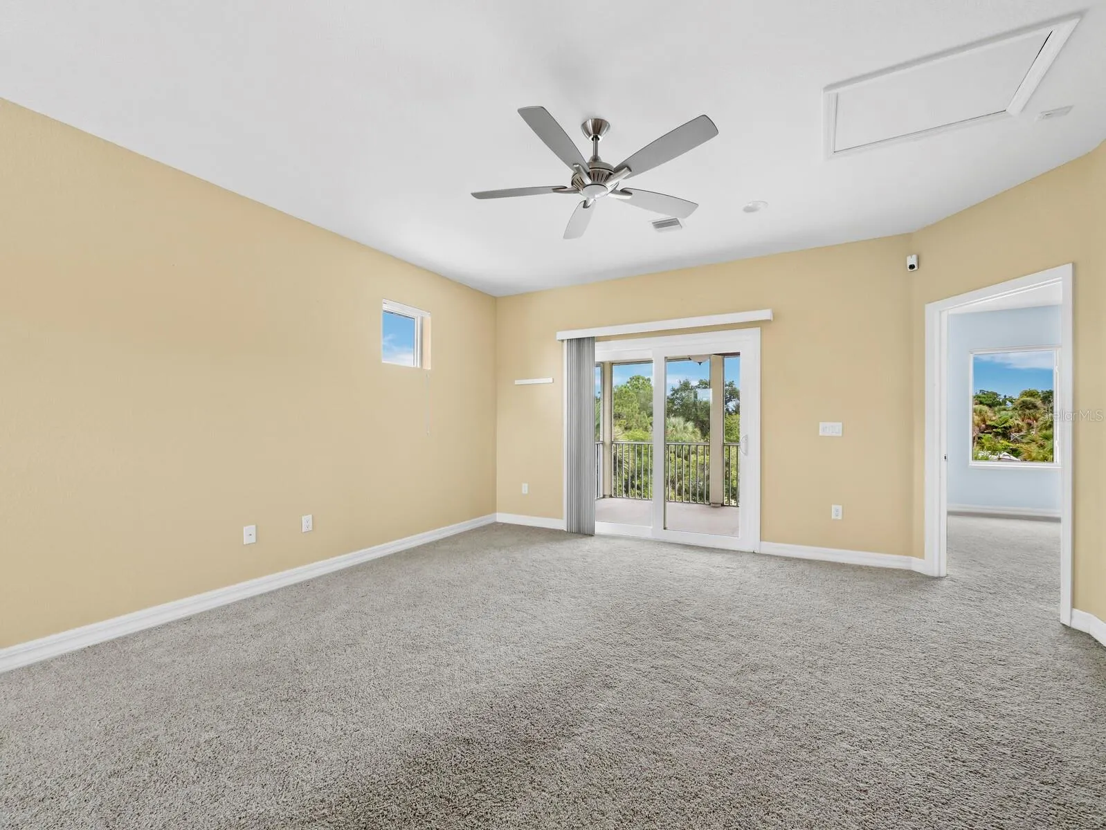 182 ISLAND CIR