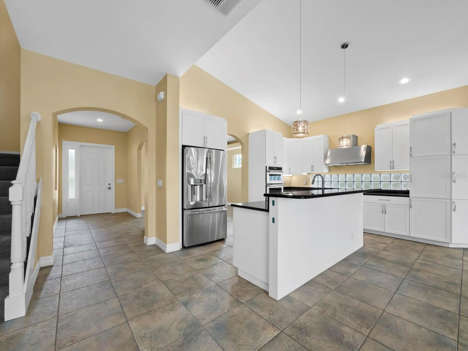 182 ISLAND CIR