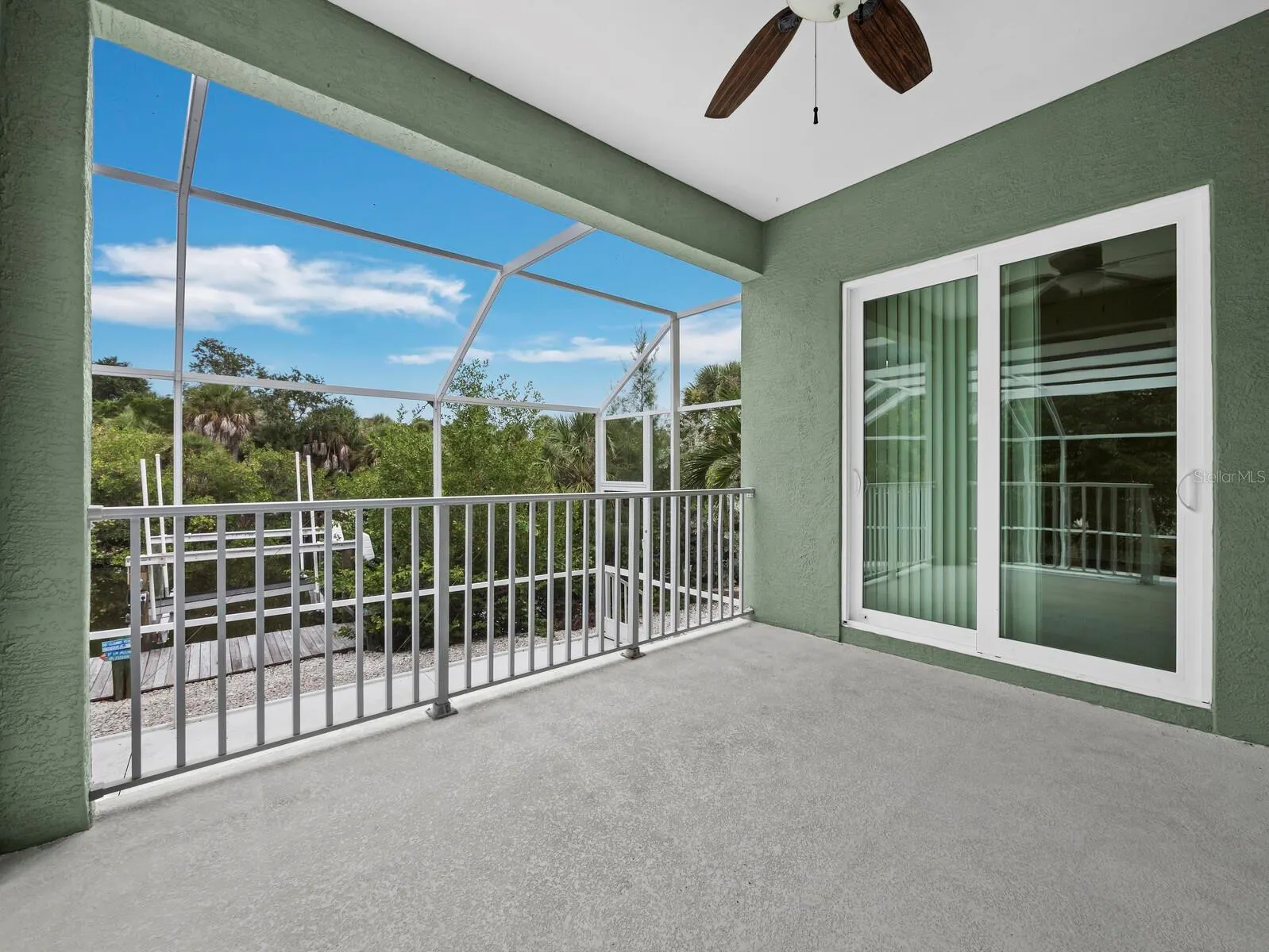 182 ISLAND CIR