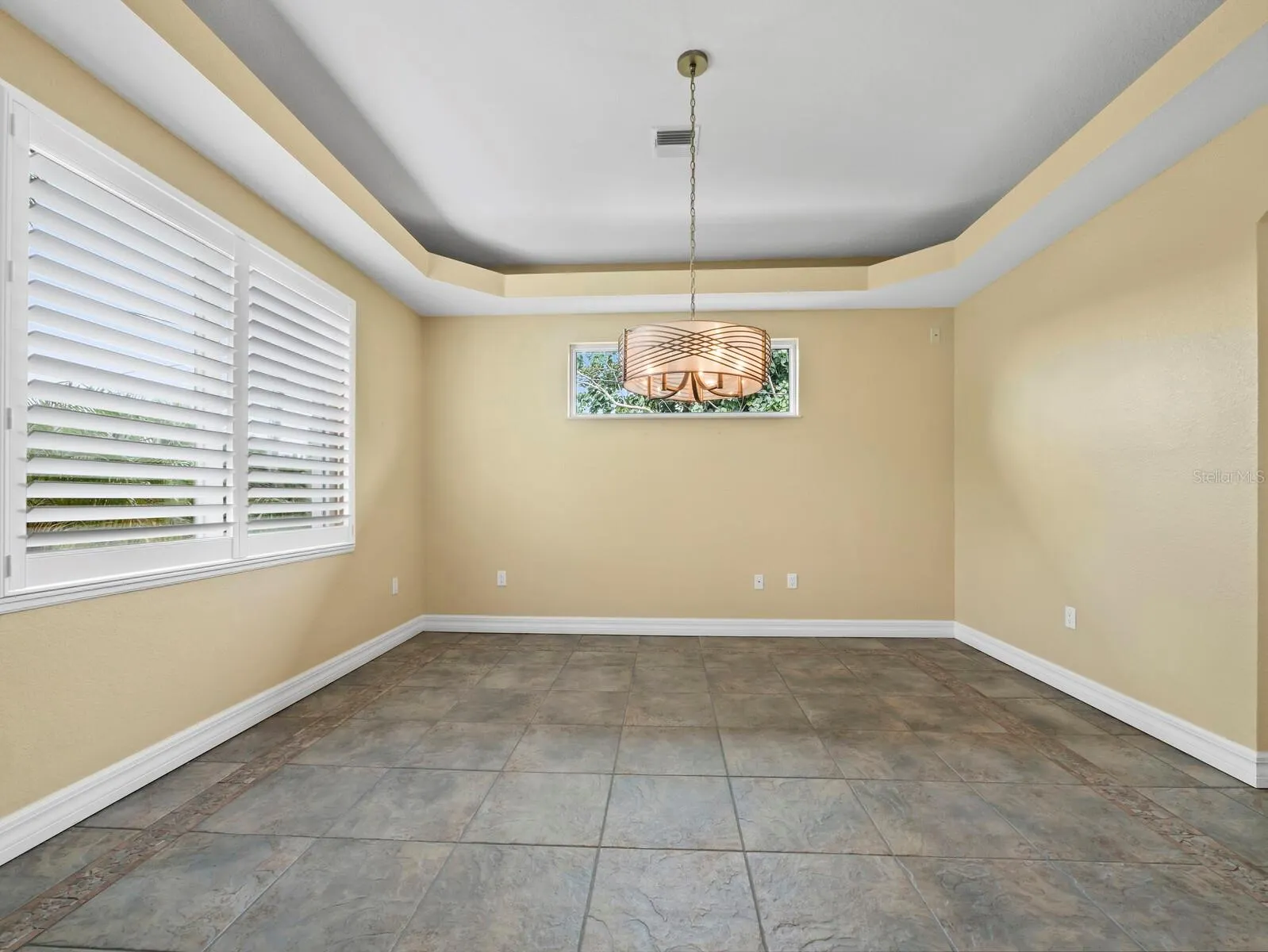 182 ISLAND CIR