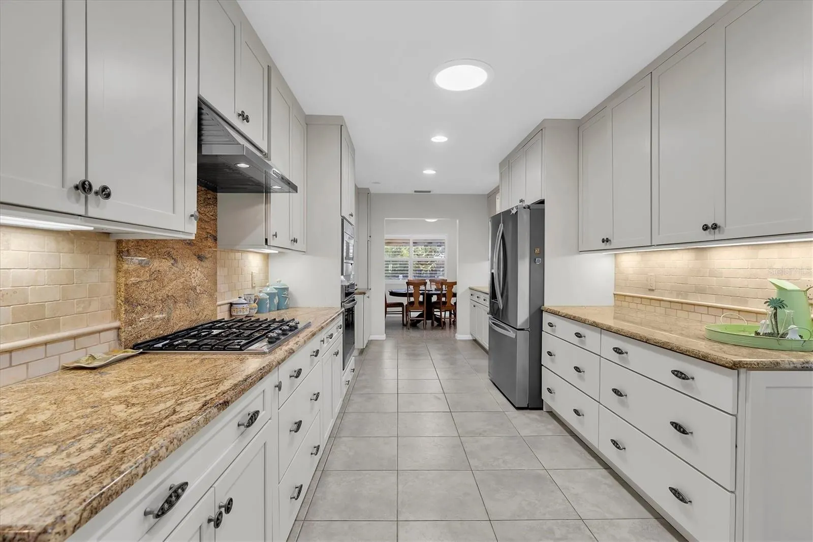 7106 PALM DR