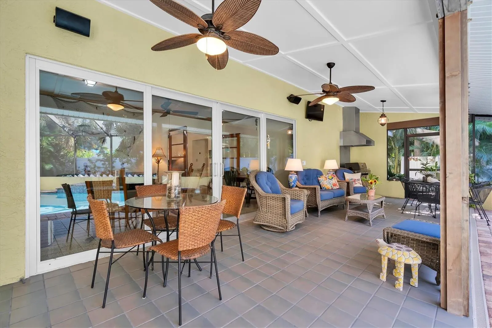 7106 PALM DR