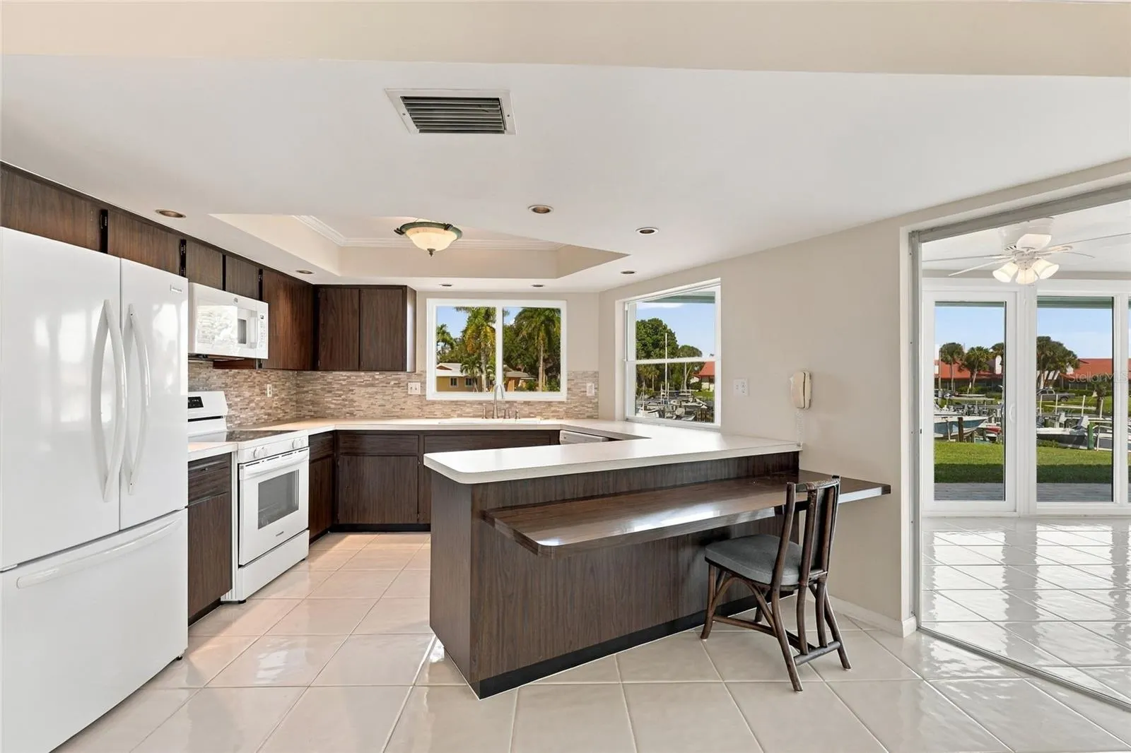 404 PICASSO DR
