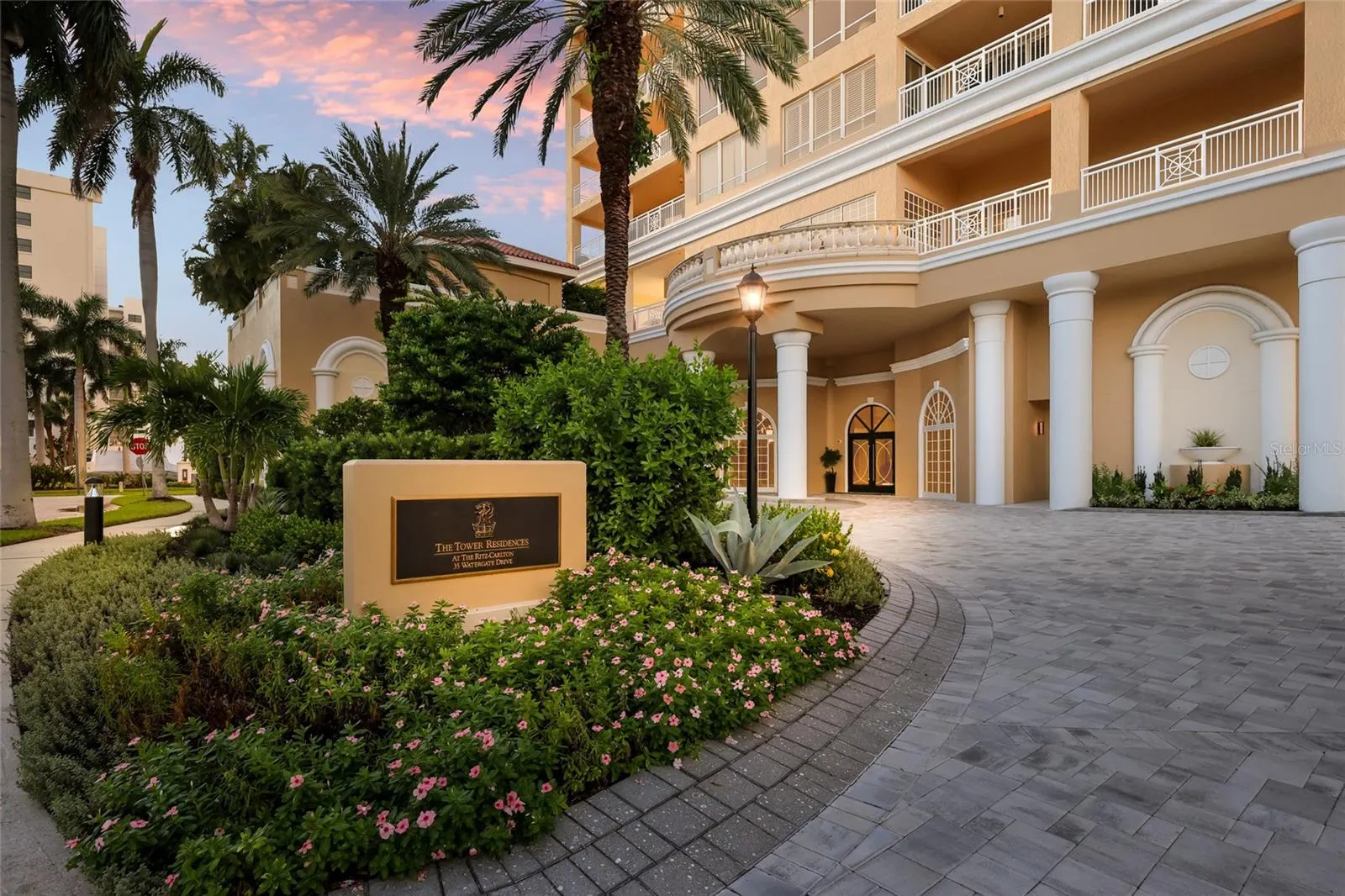 35 WATERGATE DR #804 #804