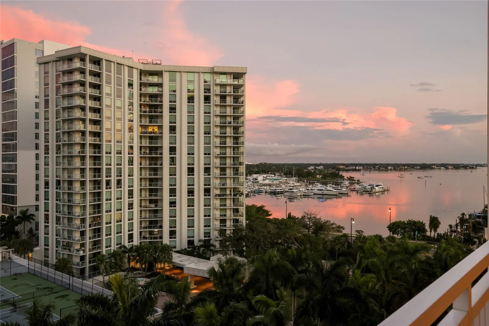35 WATERGATE DR #804 #804