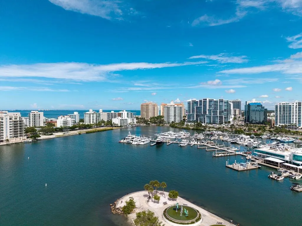 35 WATERGATE DR #804 #804
