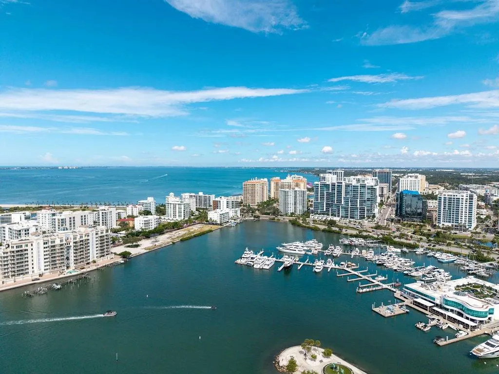 35 WATERGATE DR #804 #804