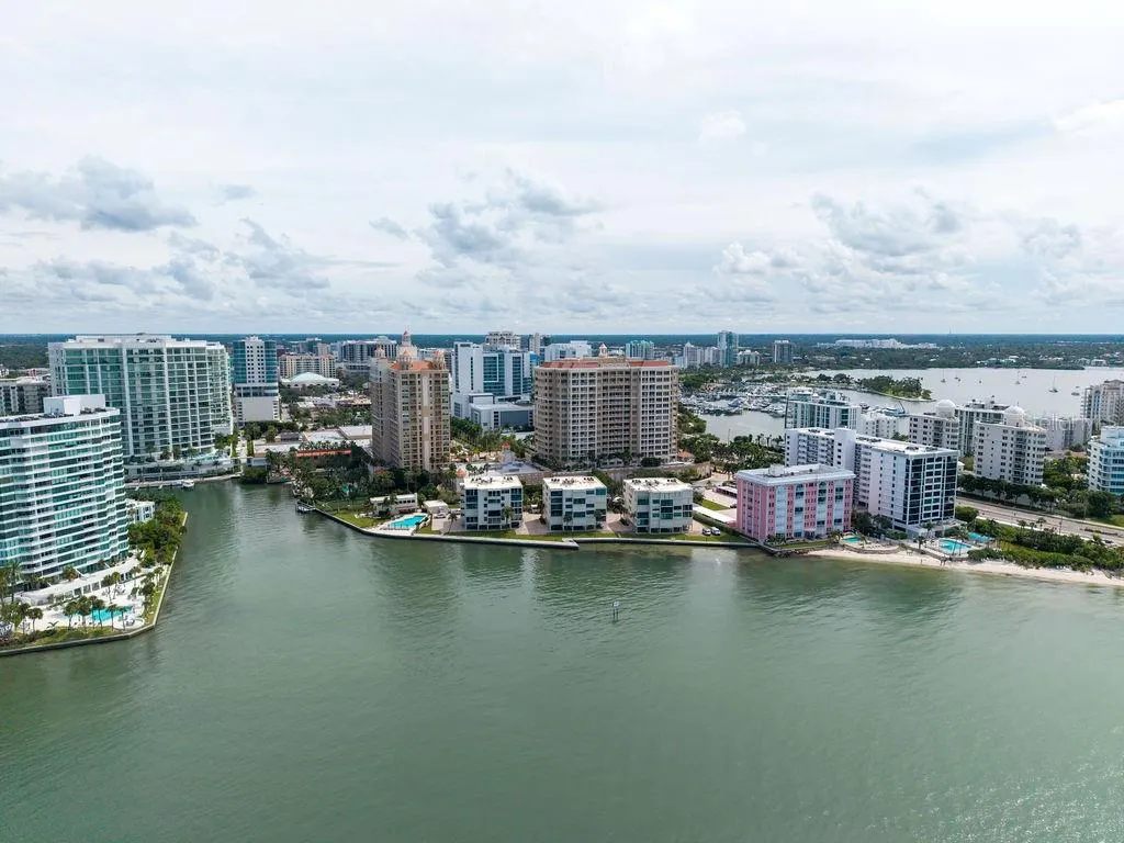 35 WATERGATE DR #804 #804