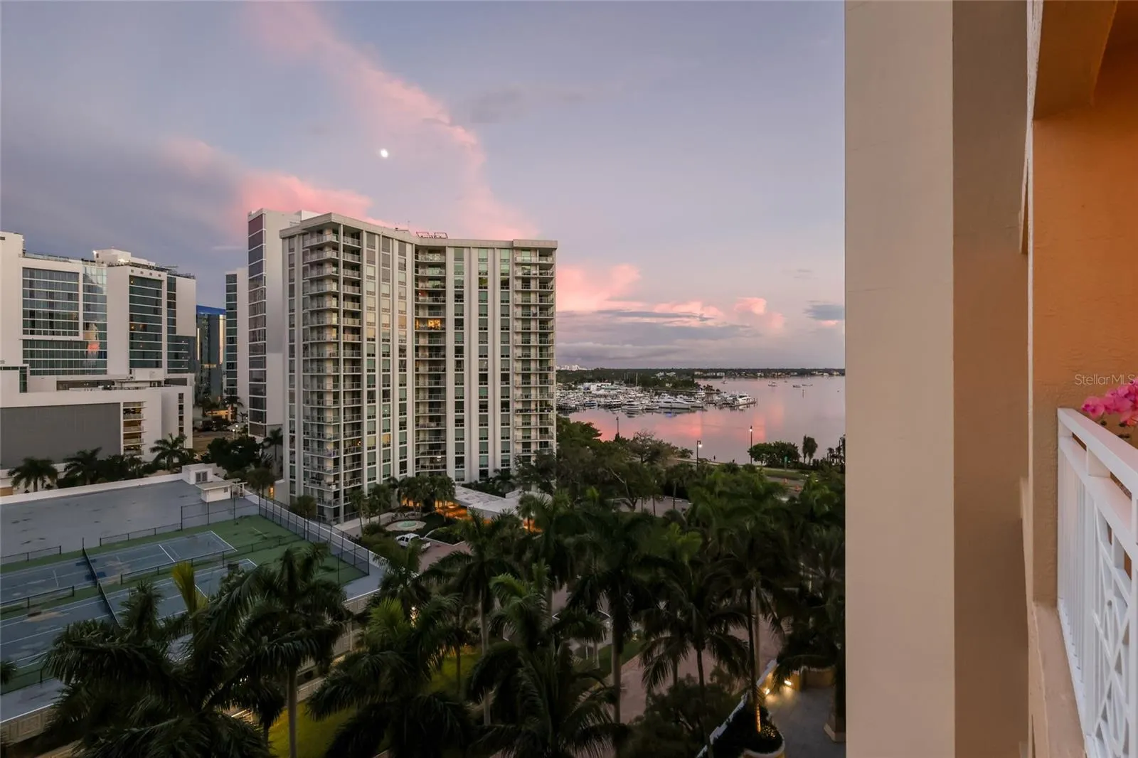 35 WATERGATE DR #804 #804