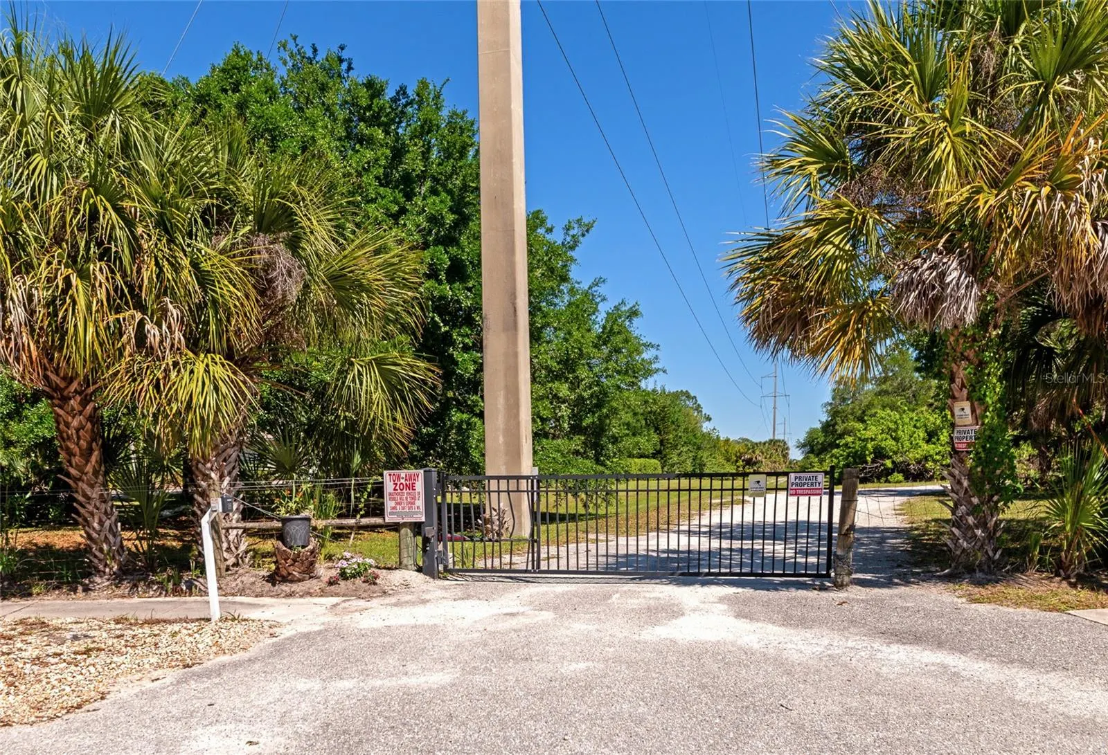 1101 KINGS WAY DR